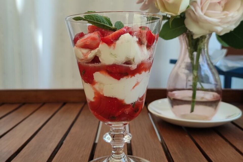 Frischkäsecreme mit Erdbeeren