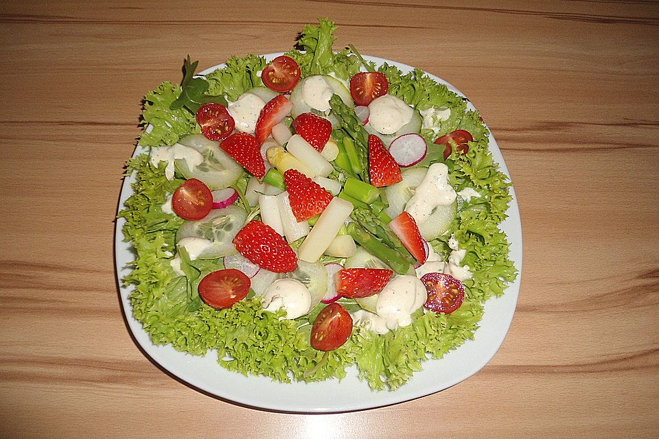 Spargel-Erdbeer-Salat