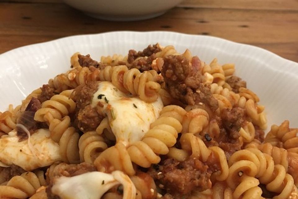 Überbackener Nudel-Hackfleisch-Auflauf