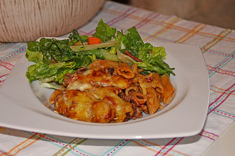 Überbackener Nudel-Hackfleisch-Auflauf