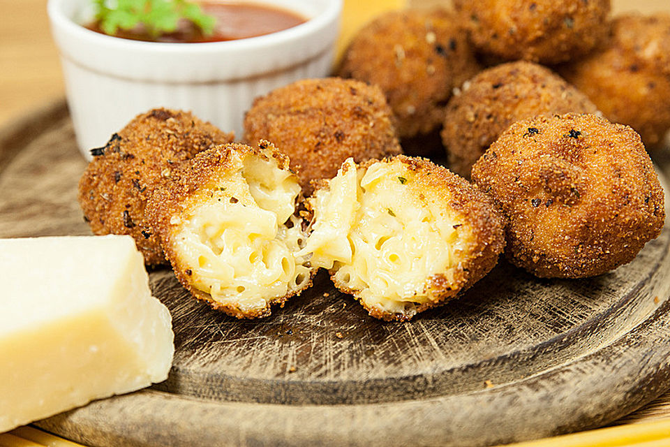 Mac ’n’ Cheese Balls