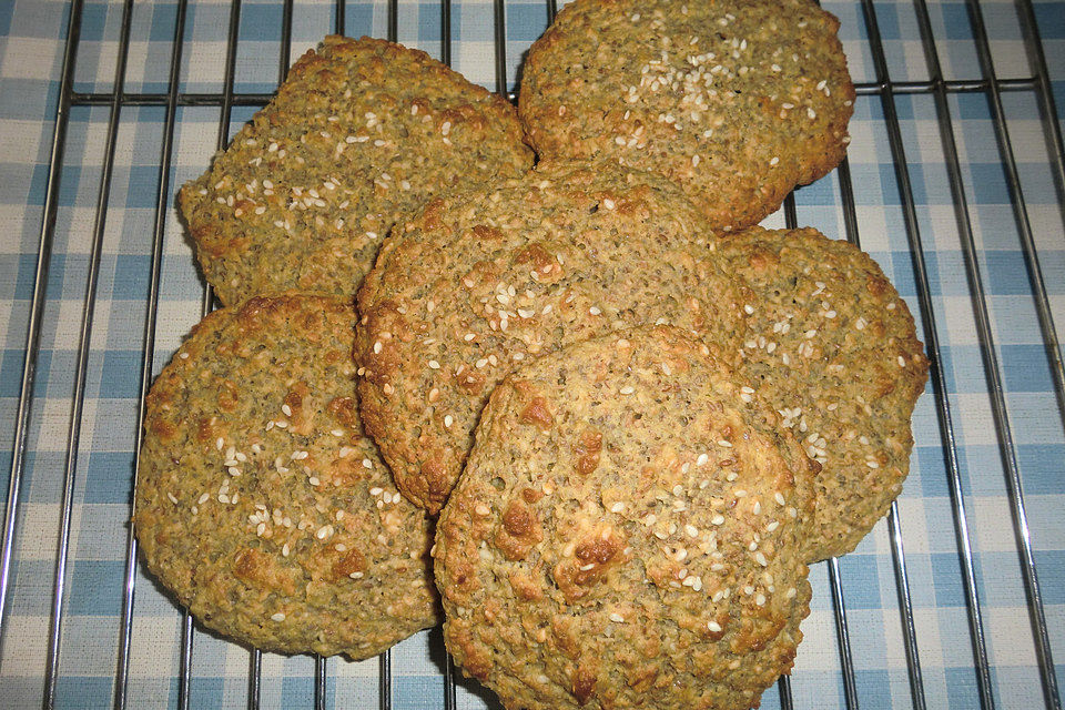 Chia-Floh-Eiweiß-Brötchen