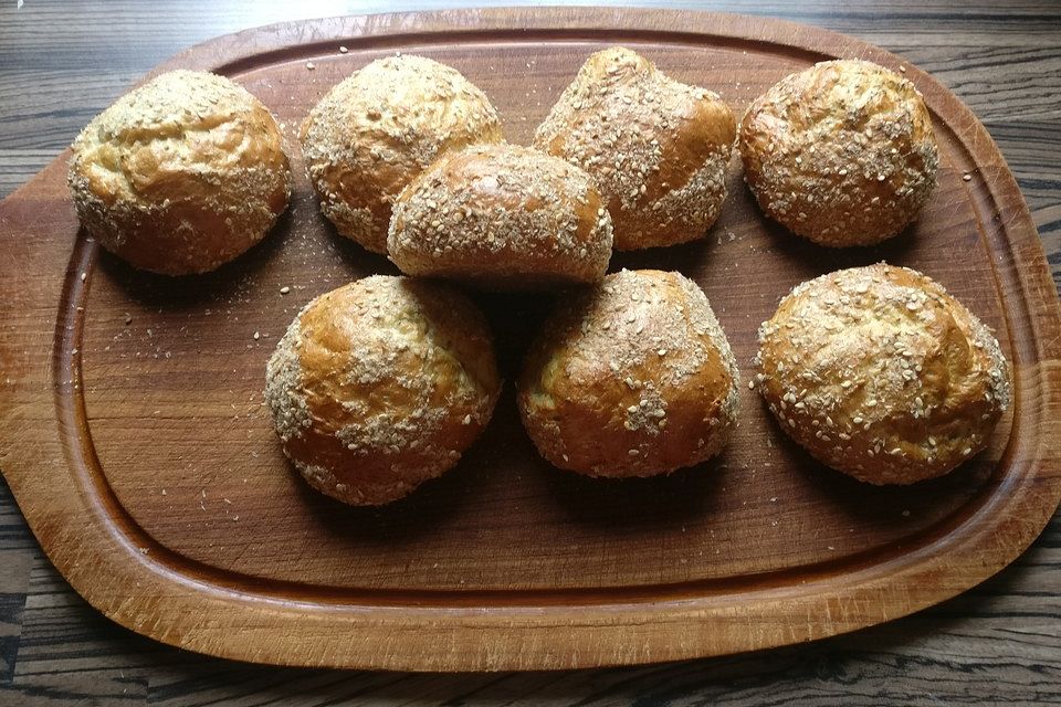 Chia-Floh-Eiweiß-Brötchen