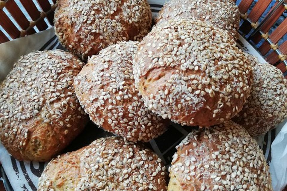 Chia-Floh-Eiweiß-Brötchen