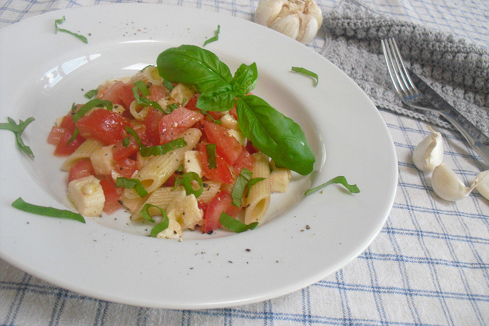 Duftende Tomaten-Mozzarella-Nudeln