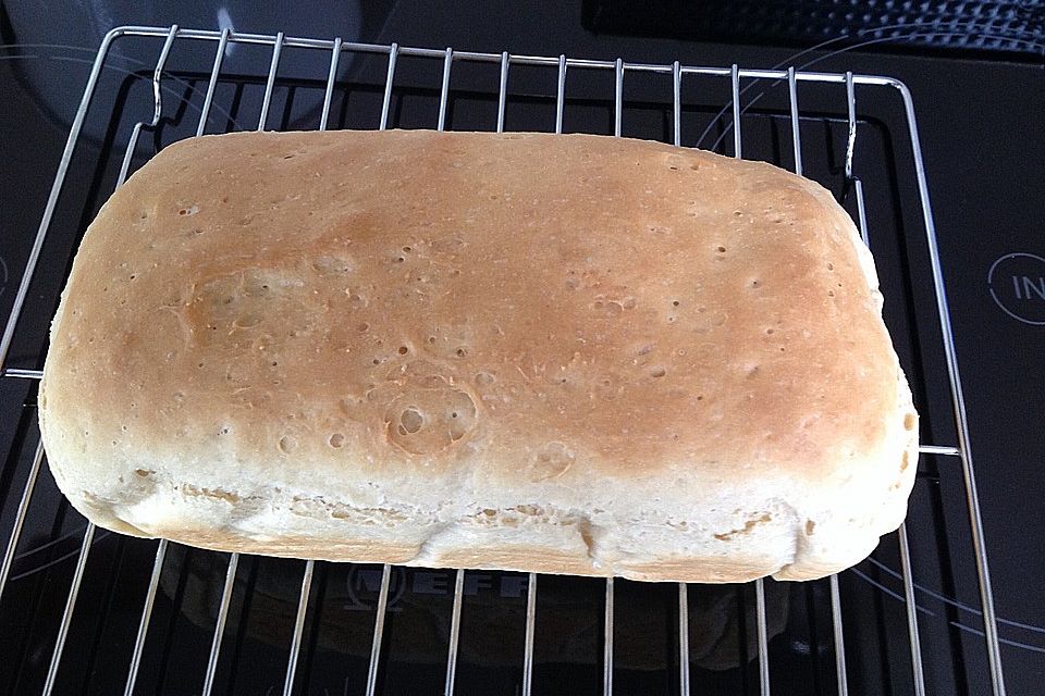 Kleines Kastenweißbrot Dinkel