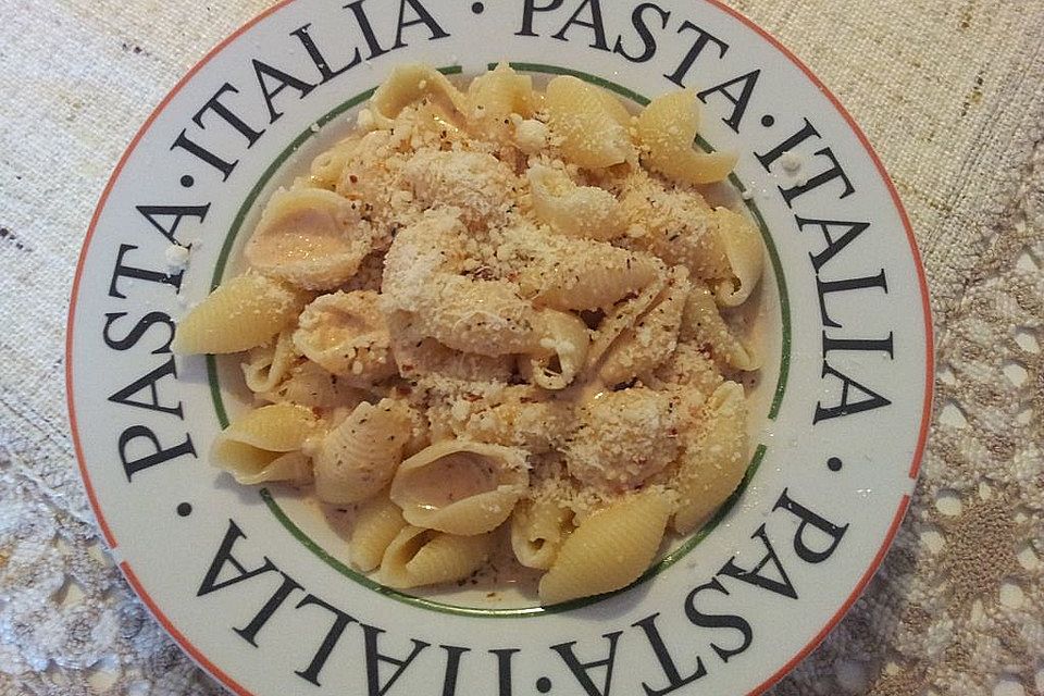 Muschelnudeln mit Tomaten-Sahnesauce