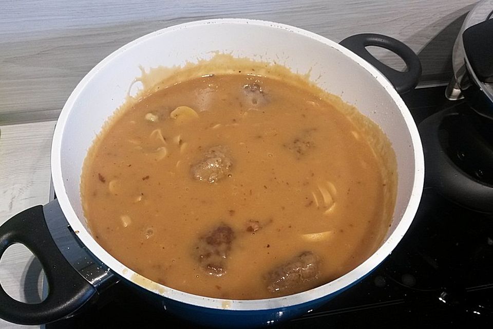 Frikadellen in Maggisauce