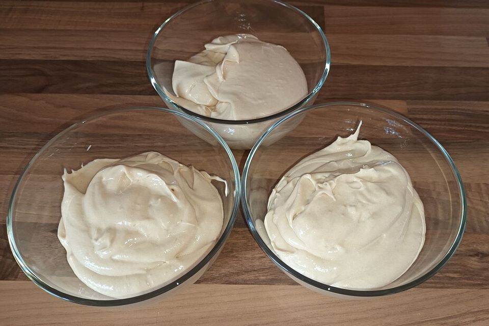 Selbstgekochter Karamellpudding