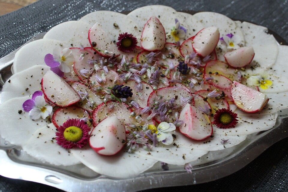 Radieschen-Mairübchen-Salat