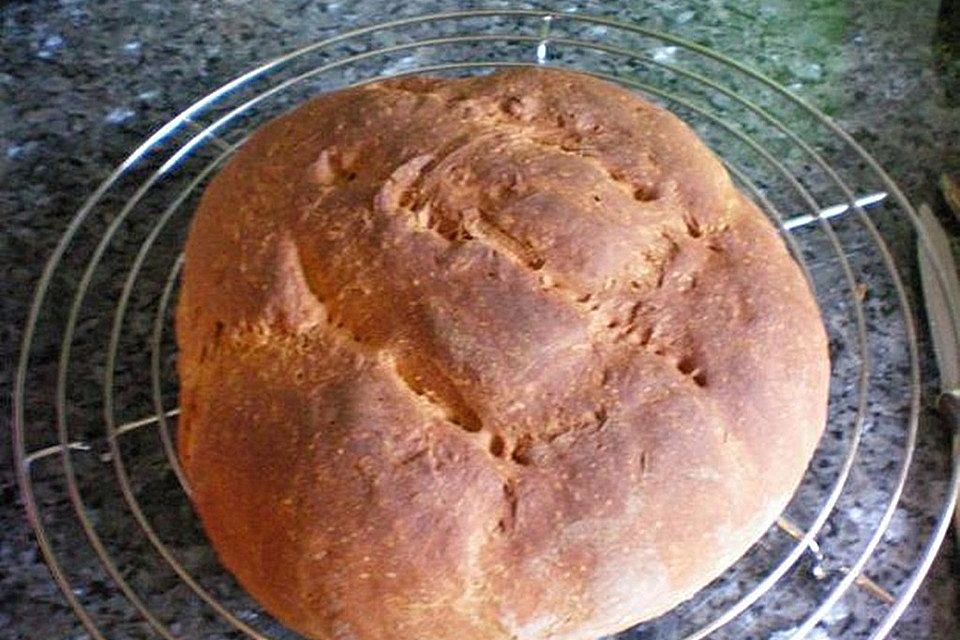 Bauernbrot mit Rübenkraut