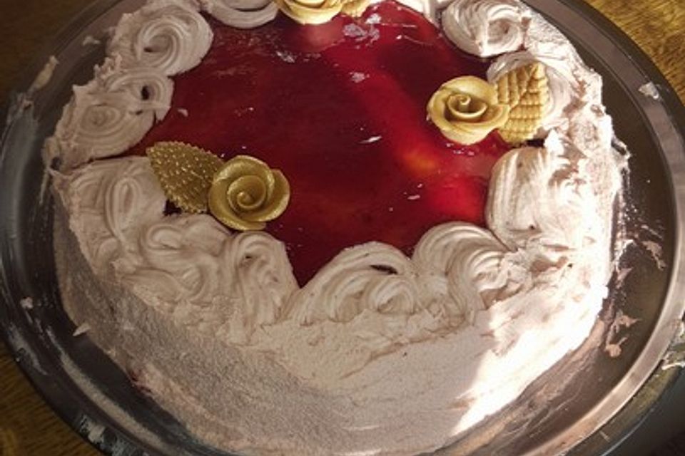 Erdbeerbuttercremetorte