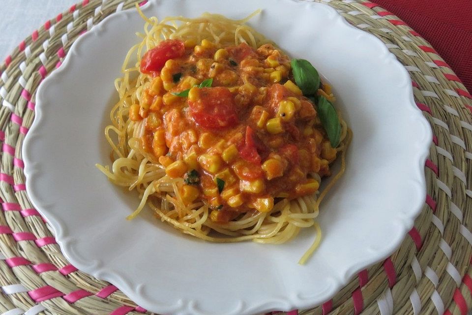 Bunte Spaghetti Carbonara