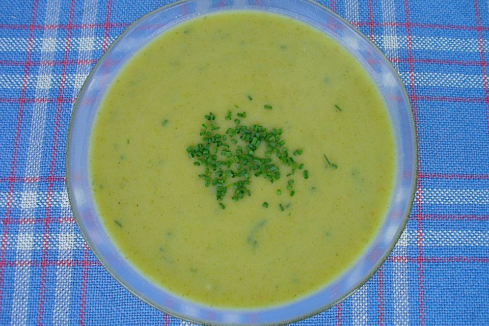 Brokkolisuppe à la Vichyssoise