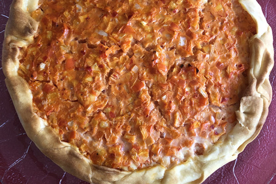 Vegetarische Paprika-Zwiebel-Quiche