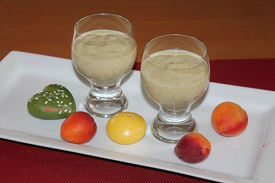 Avocado-Eisbergsalat-Aprikosen-Smoothie