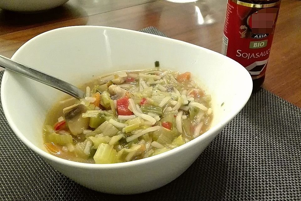 Vegetarische Bihunsuppe