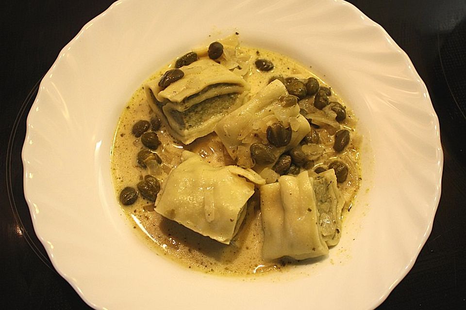 Maultaschen in Kapernsoße