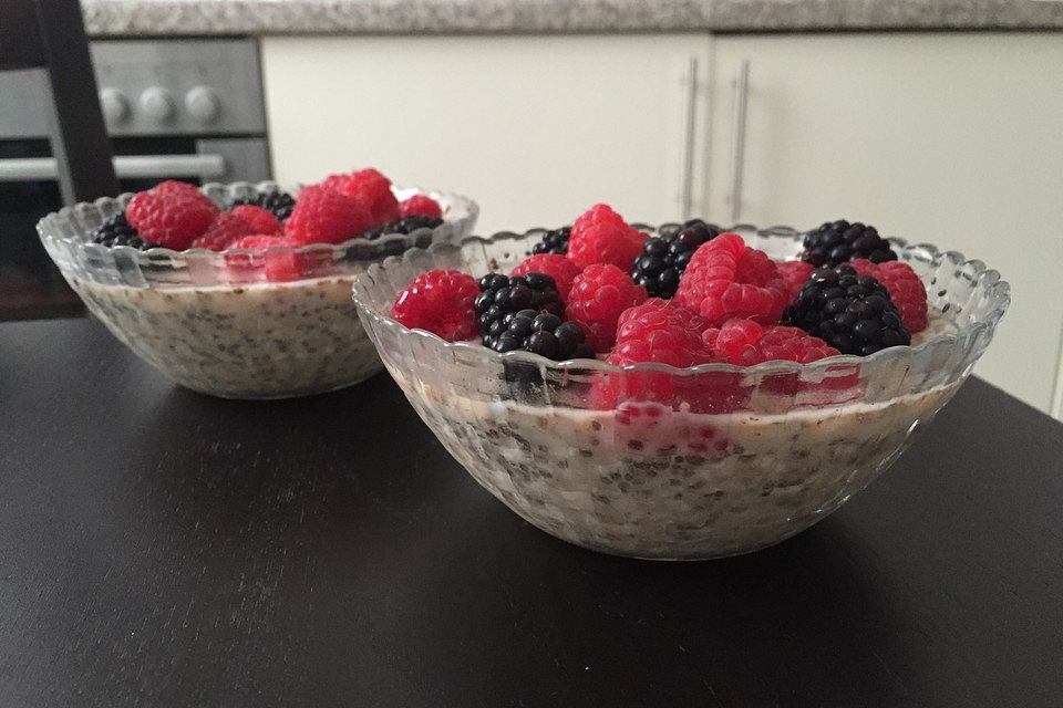 Chiapudding mit Heidelbeeren