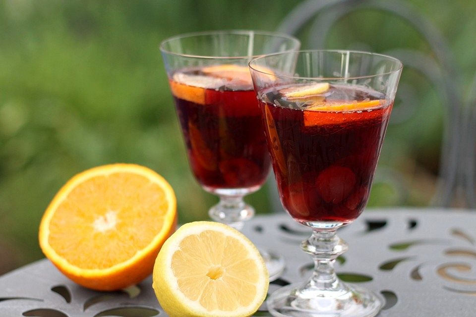 Einfache Sangria-Bowle