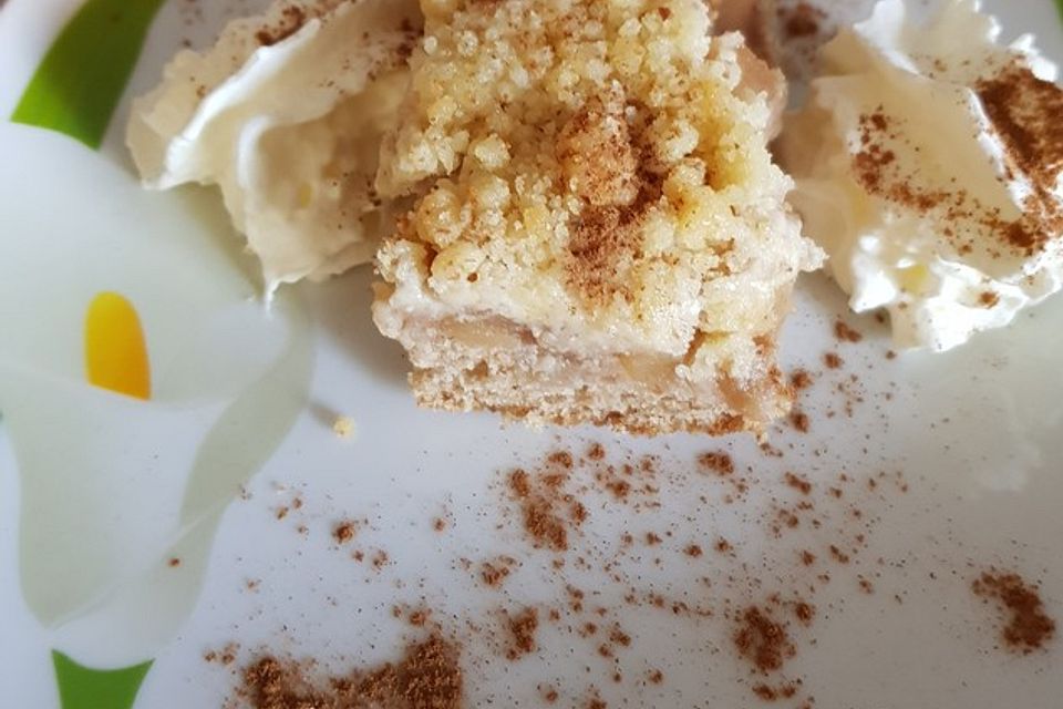 Streusel Apfel Blechkuchen