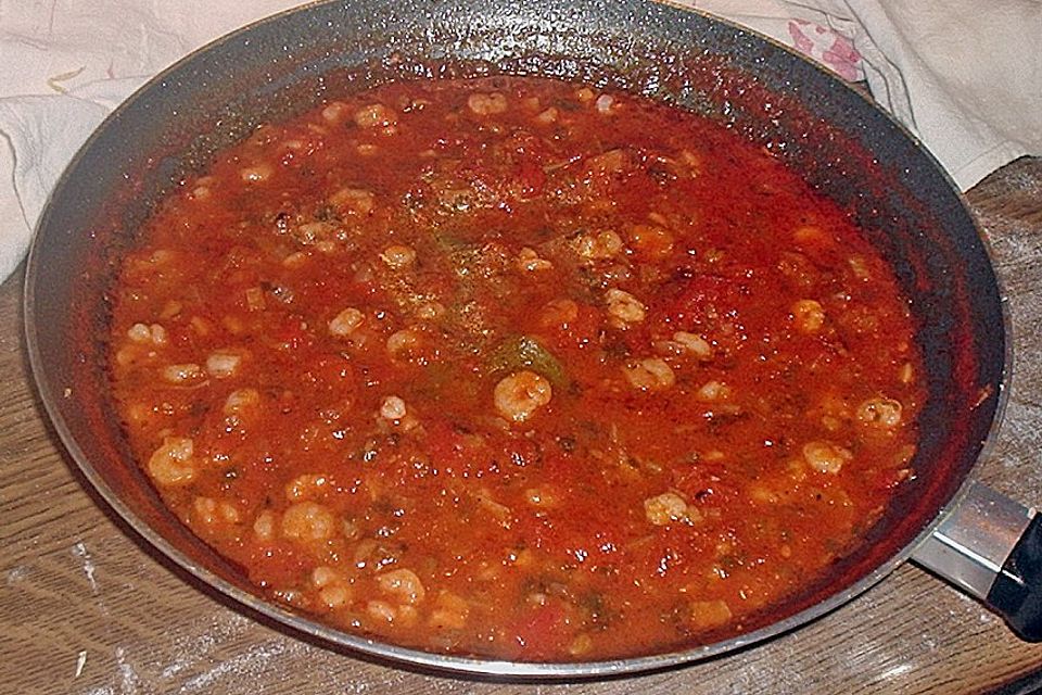 Schwarze Spaghetti mit Scampisugo