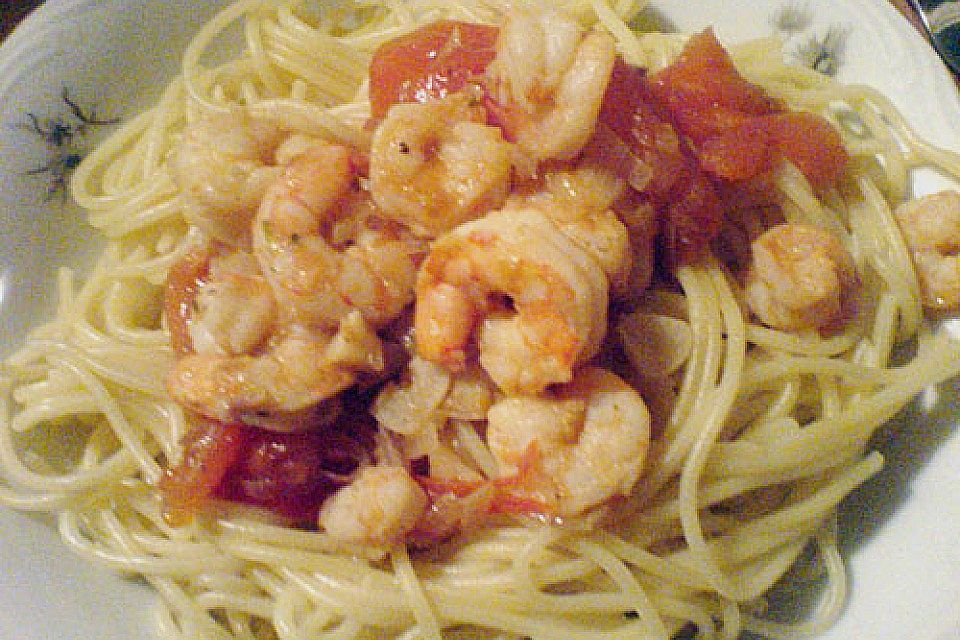 Schwarze Spaghetti mit Scampisugo