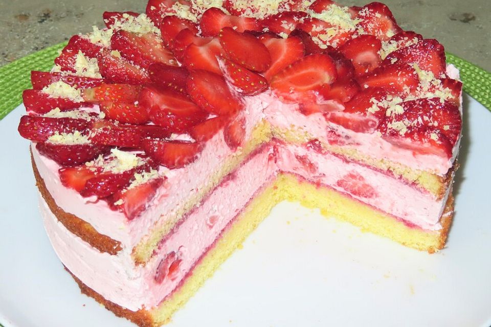 Erdbeer-Biskuittorte