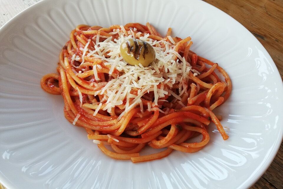 Spaghetti in Tomatensoße