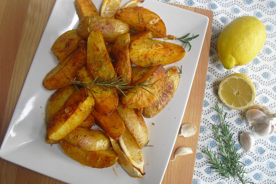 Zitronenkartoffeln aus dem Backofen