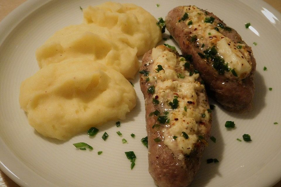 Feta im Bratwurstbett