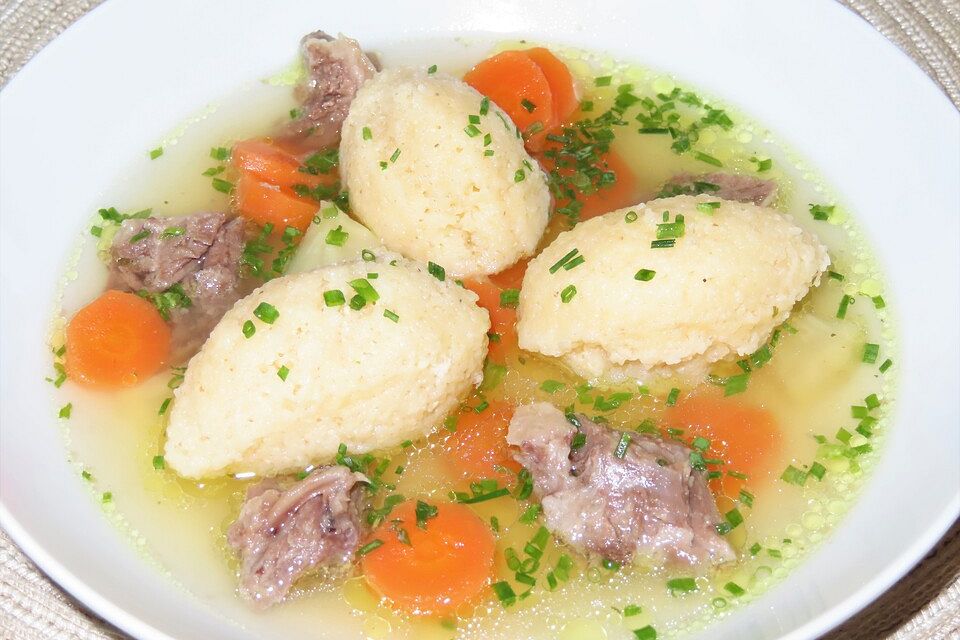 Grießklößchensuppe