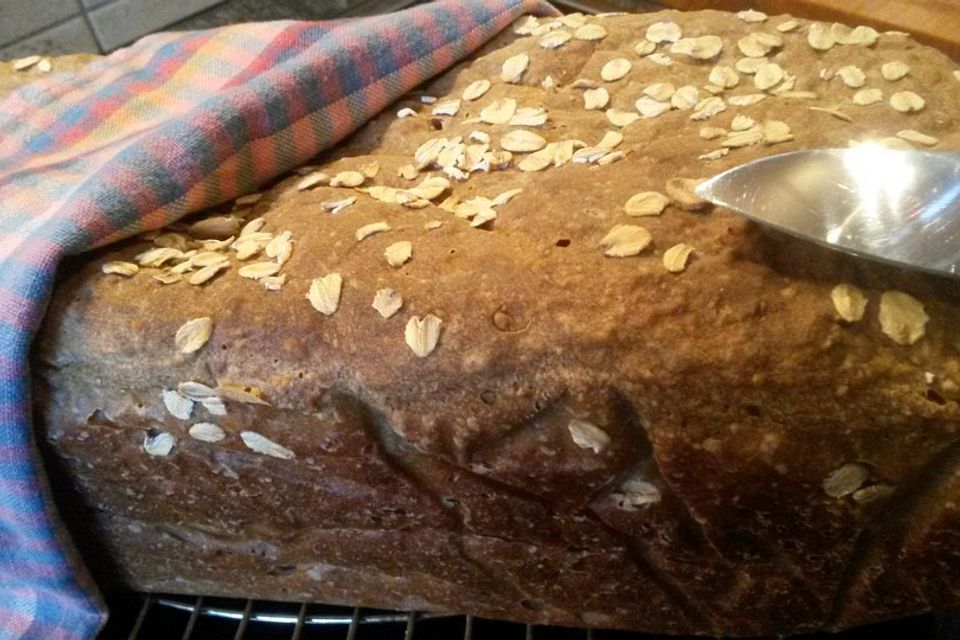 Roggen-Haferflocken-Brot