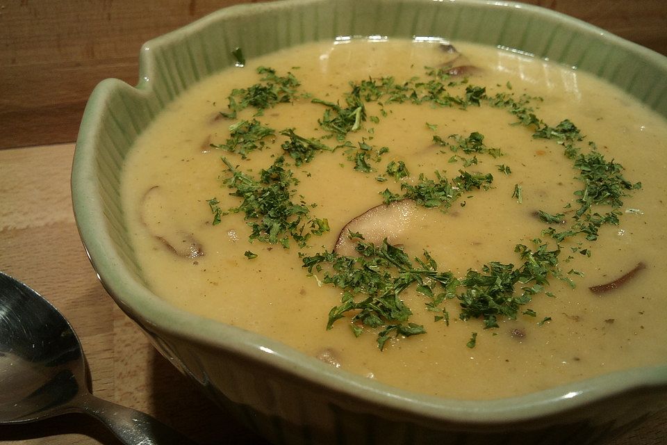 Traubes Champignon-Kartoffelsuppe