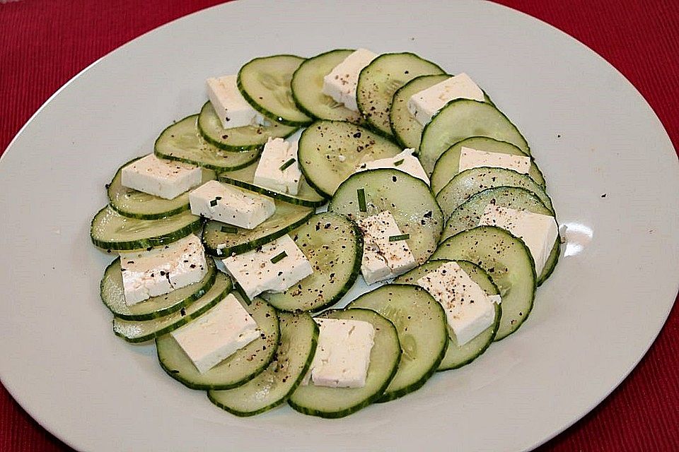 Gurken-Feta-Carpaccio