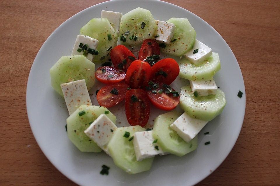 Gurke-Tomate-Feta-Carpaccio