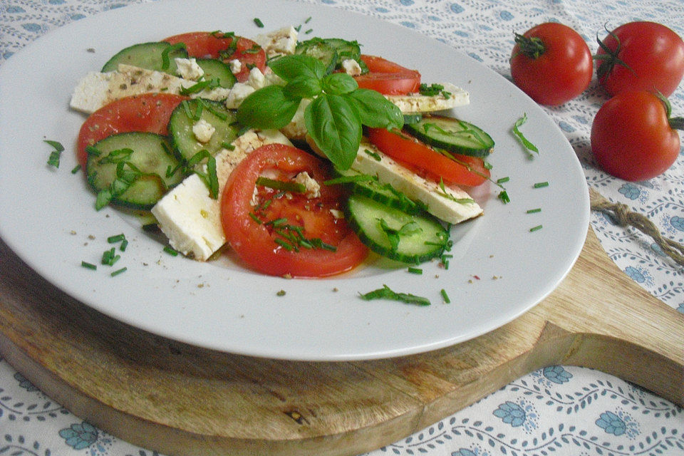 Gurke-Tomate-Feta-Carpaccio