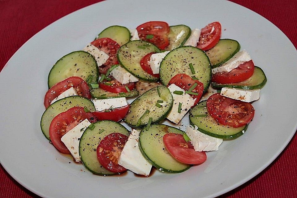 Gurke-Tomate-Feta-Carpaccio