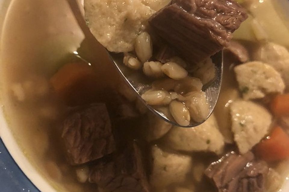 Leckere Gemüsesuppe mit Körnern