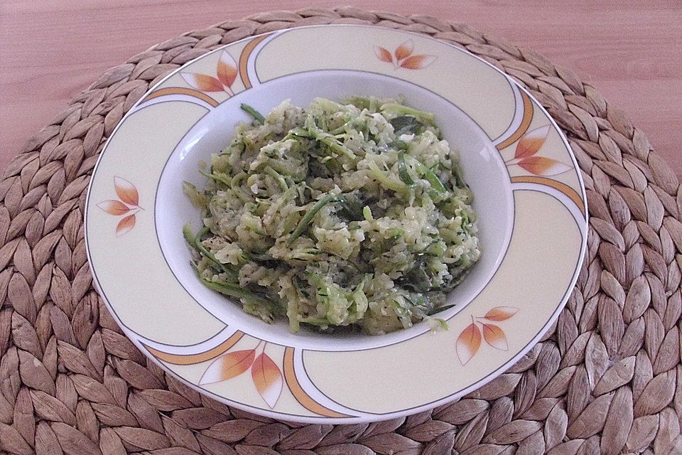 Zucchini-Spaghetti aglio olio