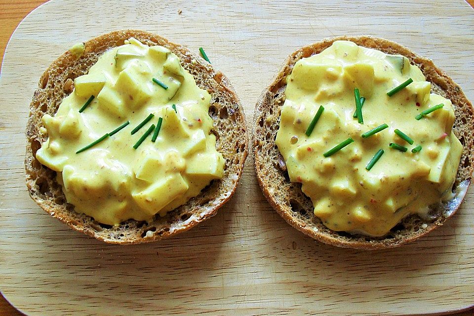 Eiersalat mit süßem Senf