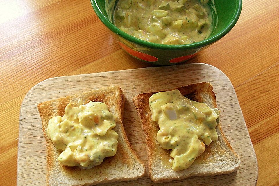 Eiersalat mit süßem Senf