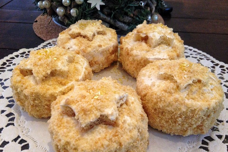 Biskuittörtchen mit Milchmädchen-Buttercreme