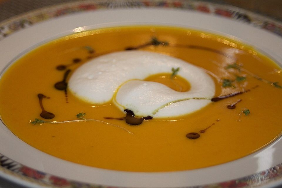 Kürbis-Kokos-Limetten-Suppe