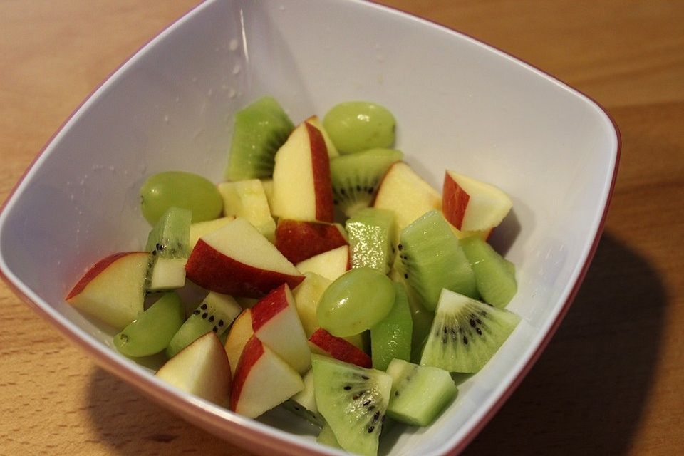 Apfel-Kiwi-Salat