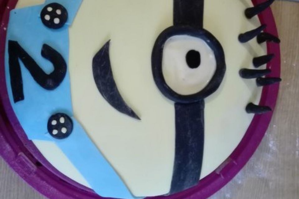 Minion Torte