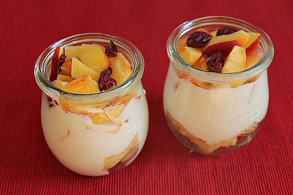 Kokos-Nektarine-Trifle