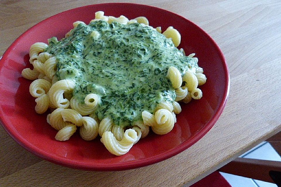 Nudeln mit Spinatsoße