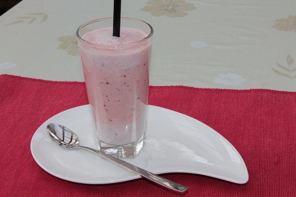 Rote Früchte Milchshake