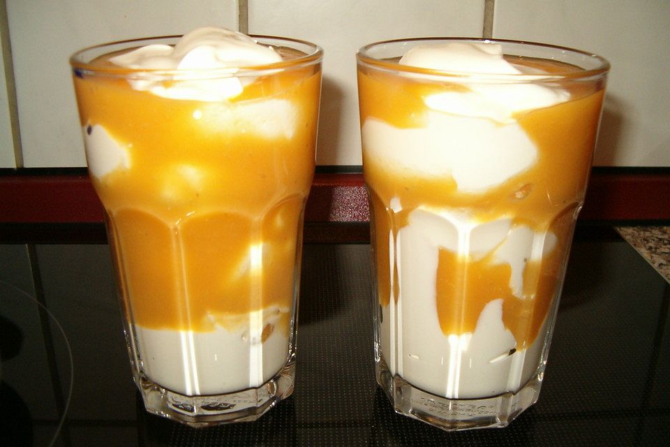 Nektarinen-Joghurt mit Amaretto